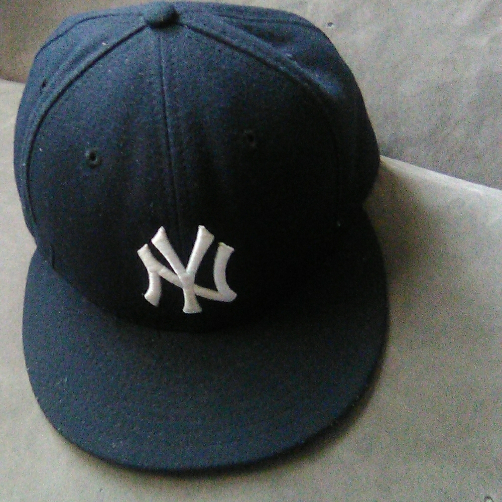 Navy blue New York fitted
